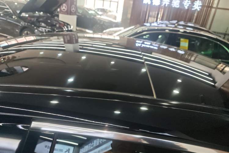 Used Mercedes-Benz E-Class 2024 E 260 L Roof