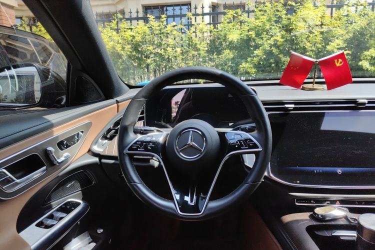 Used Mercedes-Benz E-Class 2024 E 300 L Fashion Sport Model Steering Wheel