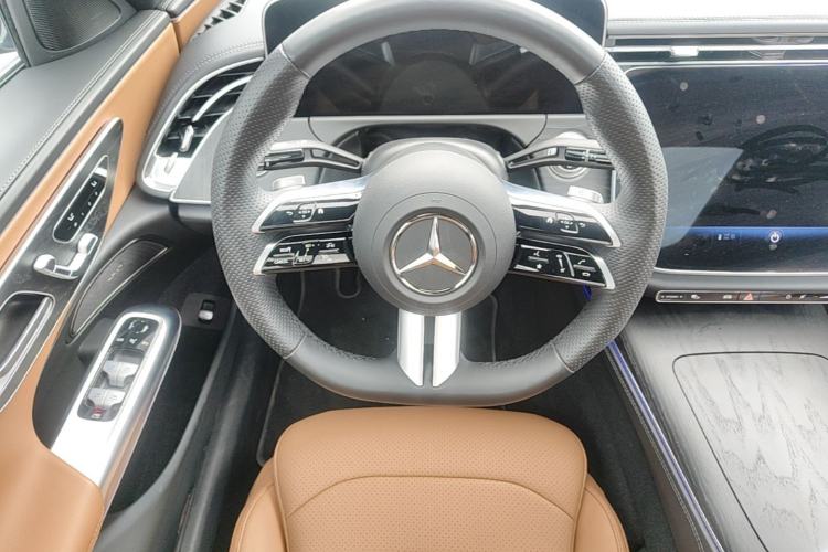 Used Mercedes-Benz E-Class 2024 E 300 L Fashion Sport Model Steering Wheel
