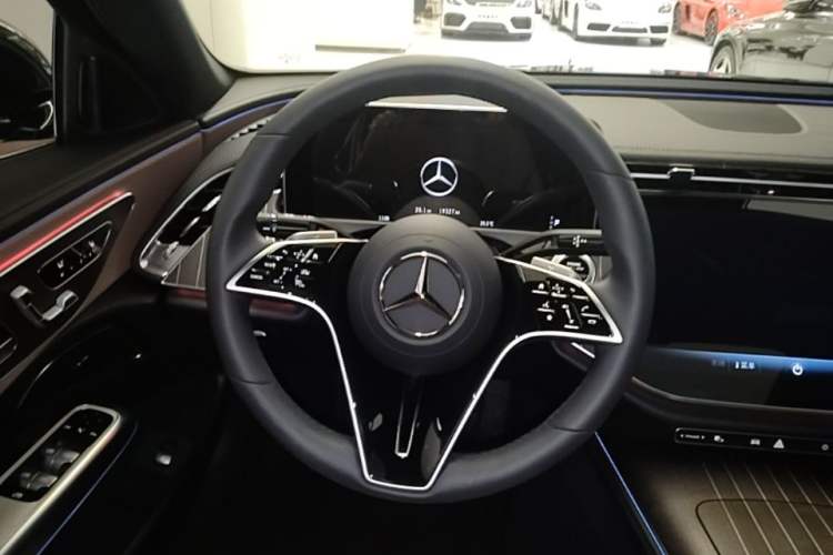 Used Mercedes-Benz E-Class 2024 Refresh E 300 L Stylish Edition Steering Wheel