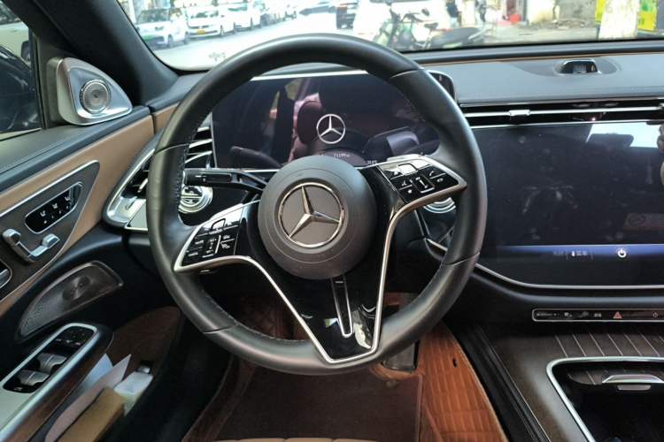 Used Mercedes-Benz E-Class 2024 Facelift E 300 L Luxury Edition Steering Wheel