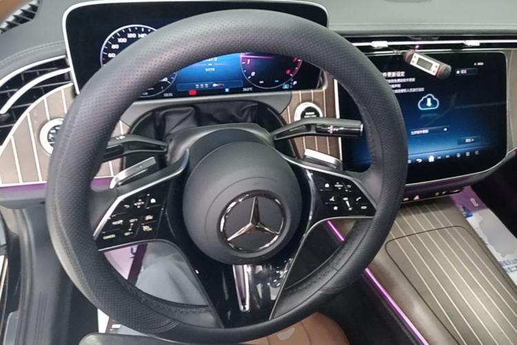 Used Mercedes-Benz E-Class 2024 Refresh E 300 L Stylish Edition Steering Wheel