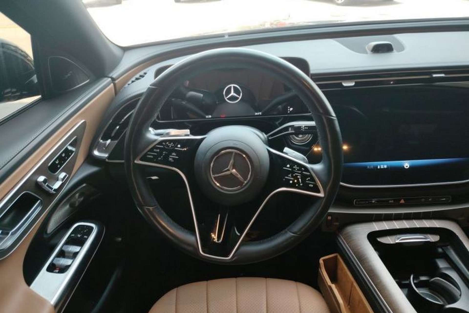 Used Mercedes-Benz E-Class 2024 Facelift E 300 L Luxury Edition Steering Wheel