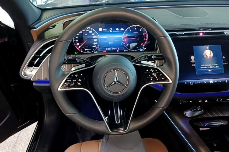 Used Mercedes-Benz E-Class 2024 Refresh E 300 L Stylish Edition Steering Wheel