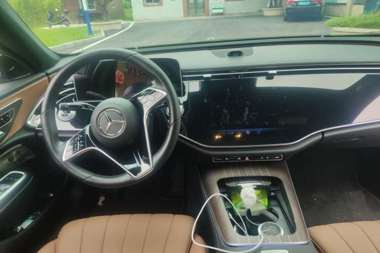 Used Mercedes-Benz E-Class 2024 E 300 L Luxury Model Steering Wheel
