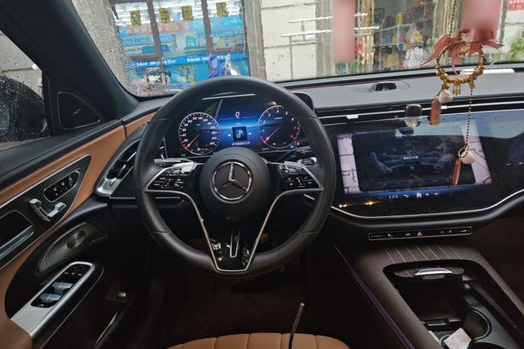 Used Mercedes-Benz E-Class 2024 Facelift E 300 L Luxury Edition Steering Wheel