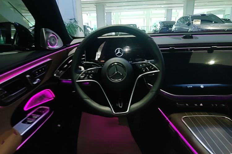 Used Mercedes-Benz E-Class 2024 Facelift E 300 L Luxury Edition Steering Wheel