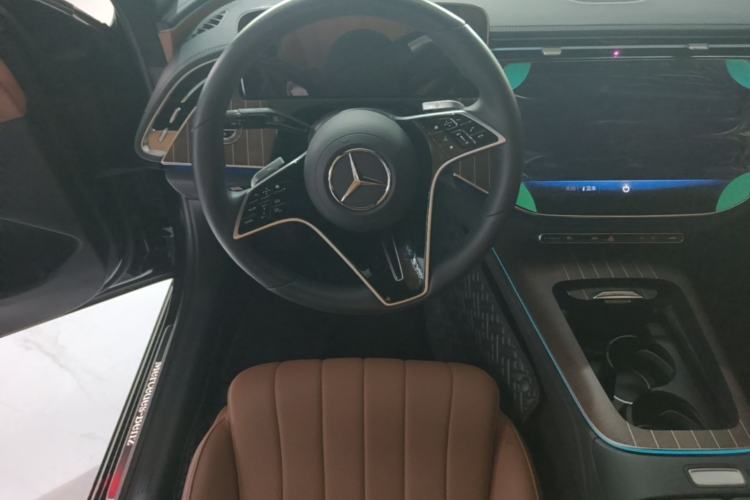 Used Mercedes-Benz E-Class 2024 Refresh E 300 L Stylish Edition Steering Wheel