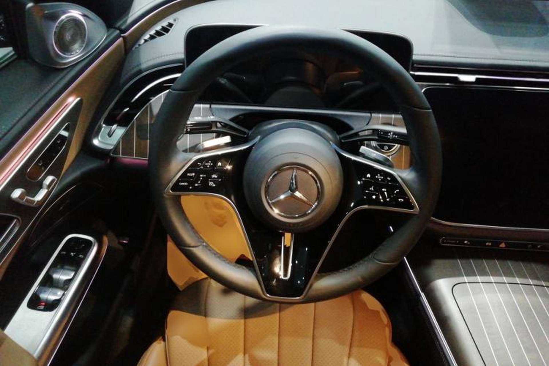 Used Mercedes-Benz E-Class 2024 E 300 L Stylish Model Steering Wheel