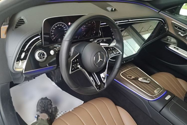Used Mercedes-Benz E-Class 2024 E 300 L Luxury Model Steering Wheel