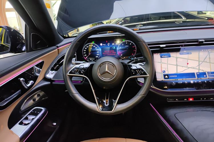 Used Mercedes-Benz E-Class 2024 E 300 Fashion Sport Edition Steering Wheel