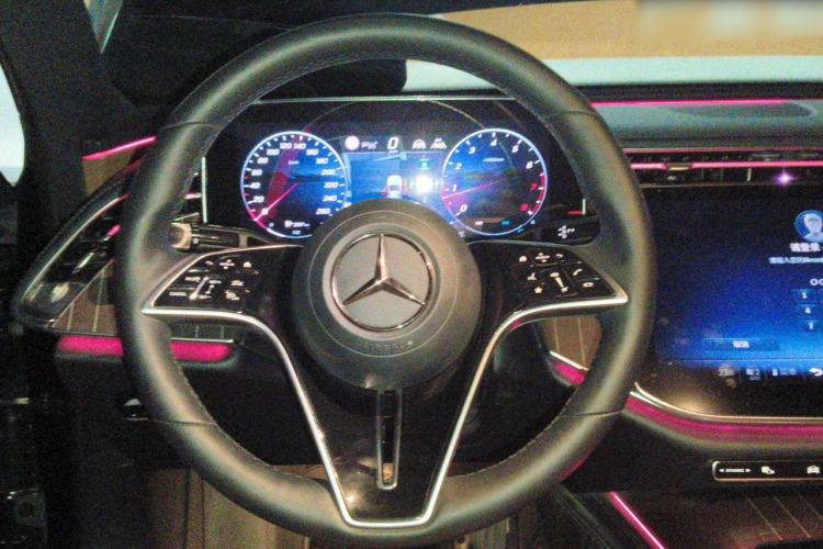 Used Mercedes-Benz E-Class 2024 Refresh E 300 L Stylish Edition Steering Wheel