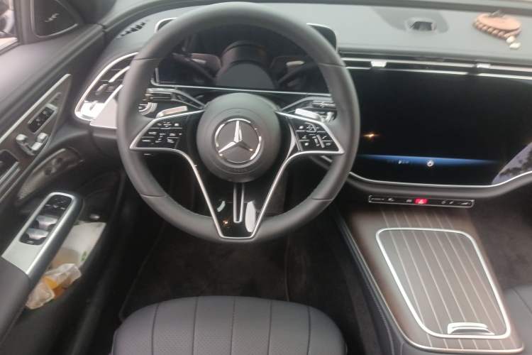 Used Mercedes-Benz E-Class 2024 E 300 L Luxury Model Steering Wheel