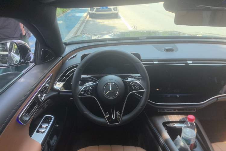 Used Mercedes-Benz E-Class 2024 E 300 L Luxury Model Steering Wheel