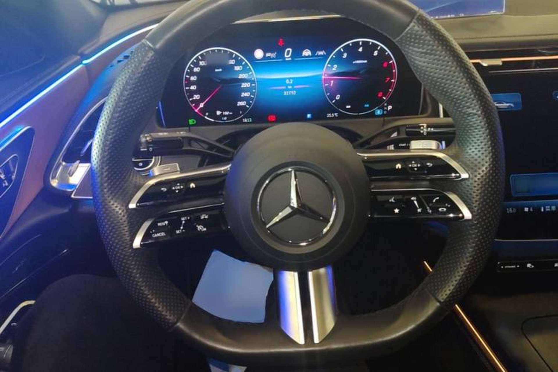 Used Mercedes-Benz E-Class 2024 E 300 L Fashion Sport Model Steering Wheel