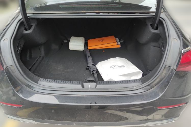Used Mercedes-Benz E-Class 2024 E 260 L Trunk