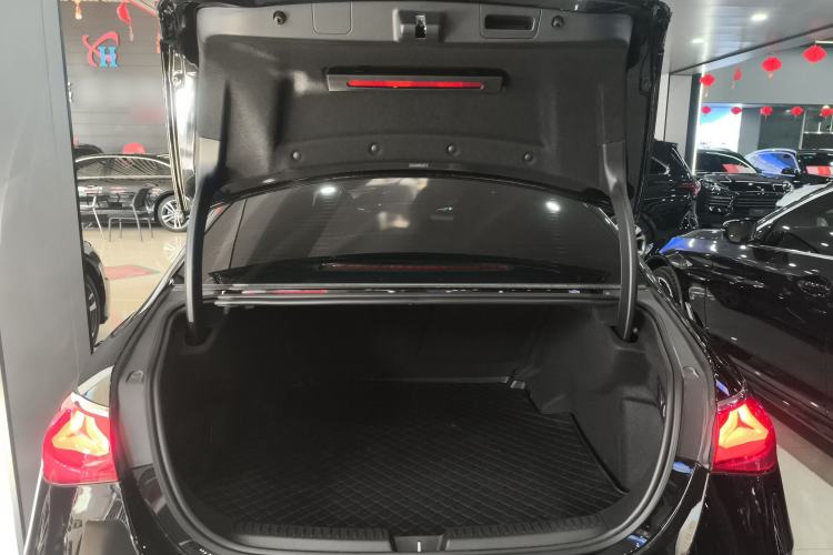 Used Mercedes-Benz E-Class 2024 E 260 L Trunk