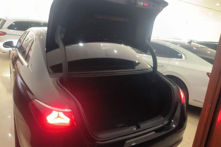 Used Mercedes-Benz E-Class 2024 Refresh E 300 L Stylish Edition Trunk