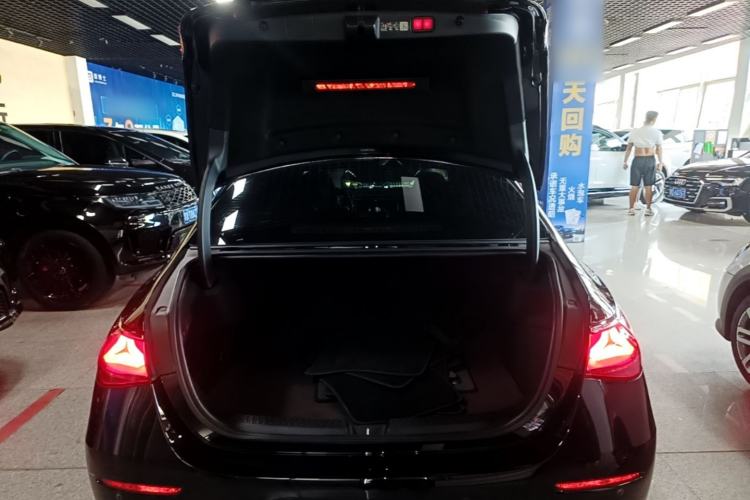 Used Mercedes-Benz E-Class 2024 Refresh E 300 L Stylish Edition Trunk