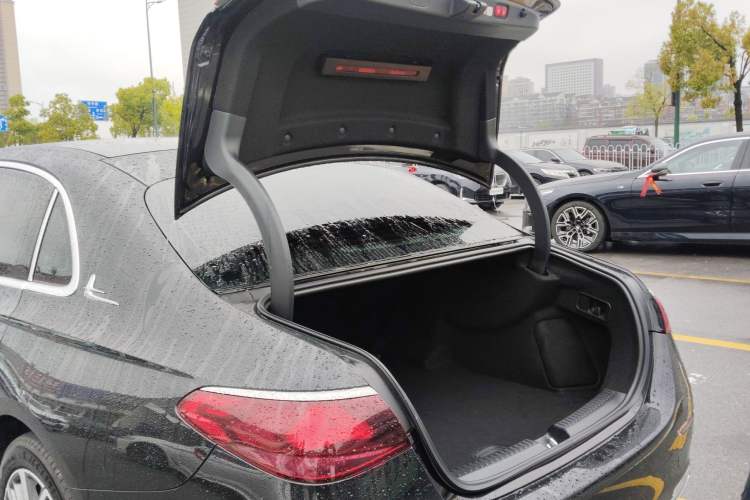 Used Mercedes-Benz E-Class 2024 Refresh E 300 L Stylish Edition Trunk
