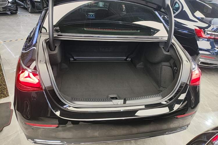 Used Mercedes-Benz E-Class 2024 Facelift E 300 L Luxury Edition Trunk