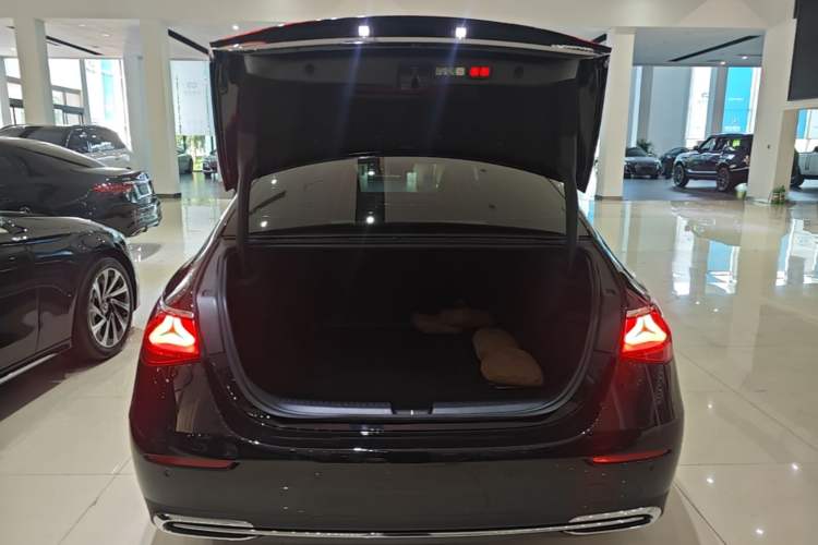Used Mercedes-Benz E-Class 2024 Facelift E 300 L Luxury Edition Trunk