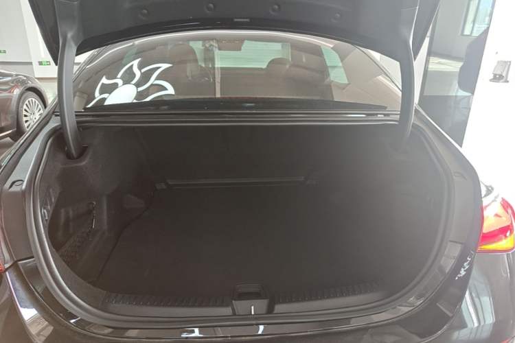Used Mercedes-Benz E-Class 2024 E 300 L Luxury Model Trunk