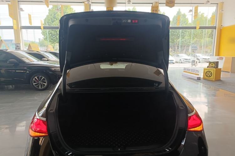 Used Mercedes-Benz E-Class 2024 Refresh E 300 L Stylish Edition Trunk