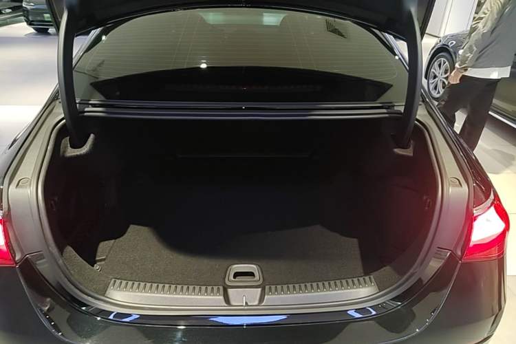 Used Mercedes-Benz E-Class 2024 Facelift E 300 L Luxury Edition Trunk