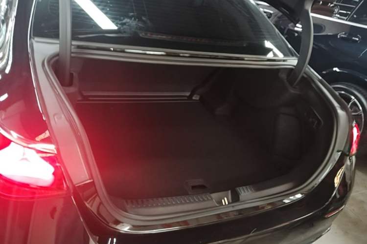 Used Mercedes-Benz E-Class 2024 E 300 L Luxury Model Trunk