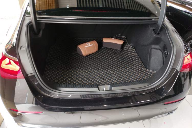 Used Mercedes-Benz E-Class 2024 Refresh E 300 L Stylish Edition Trunk