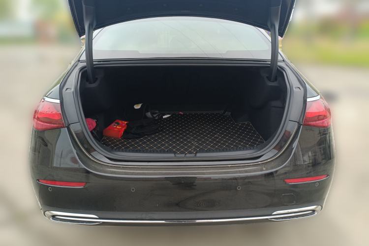 Used Mercedes-Benz E-Class 2024 E 260 L Trunk