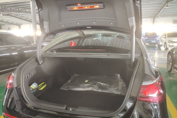 Used Mercedes-Benz E-Class 2024 Refresh E 300 L Stylish Edition Trunk