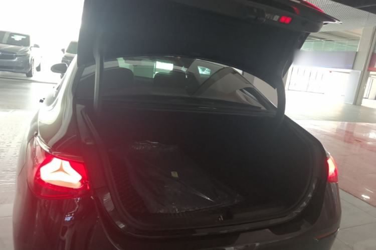 Used Mercedes-Benz E-Class 2024 Refresh E 300 L Stylish Edition Trunk