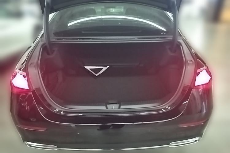 Used Mercedes-Benz E-Class 2024 Facelift E 260 L Trunk