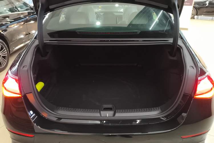 Used Mercedes-Benz E-Class 2024 E 300 L Fashion Sport Model Trunk