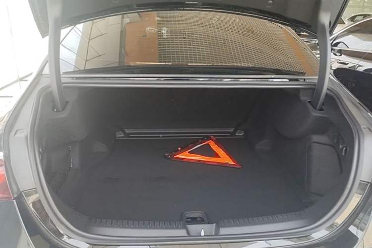 Used Mercedes-Benz E-Class 2024 E 300 L Luxury Model Trunk