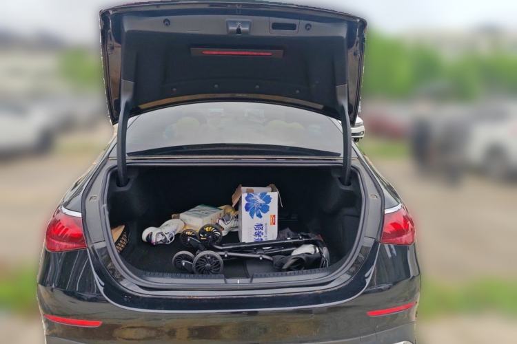 Used Mercedes-Benz E-Class 2024 Restyled E 260 L Sport Edition Trunk