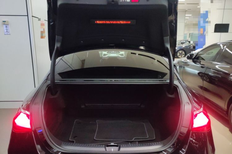 Used Mercedes-Benz E-Class 2024 Facelift E 300 L Luxury Edition Trunk