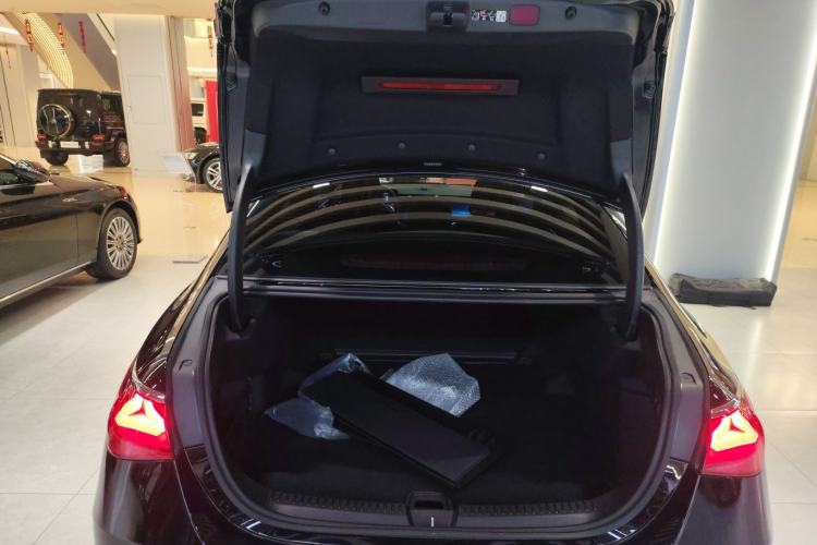 Used Mercedes-Benz E-Class 2024 E 300 L Luxury Model Trunk