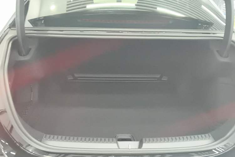 Used Mercedes-Benz E-Class 2024 E 300 L Luxury Sport Model Trunk