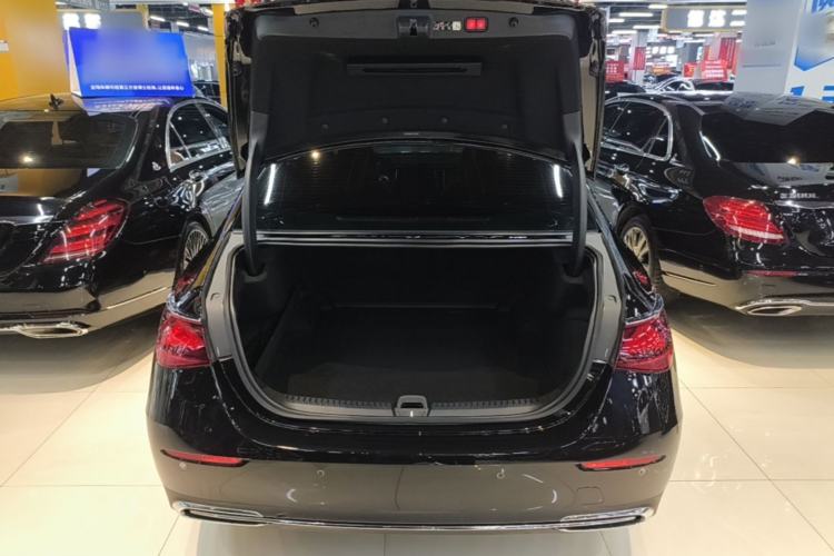 Used Mercedes-Benz E-Class 2024 Refresh E 300 L Stylish Edition Trunk