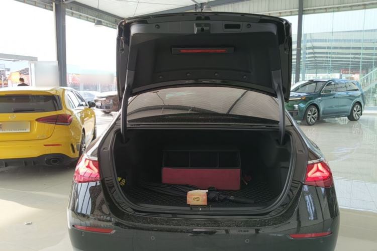 Used Mercedes-Benz E-Class 2024 Facelift E 260 L Trunk