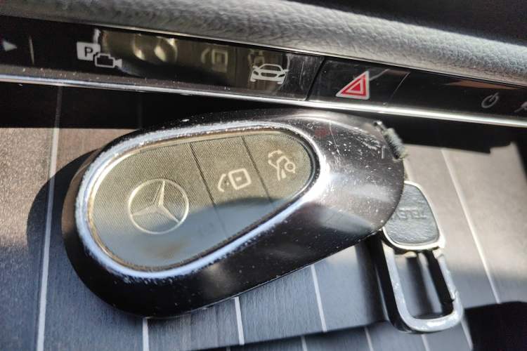 Used Mercedes-Benz E-Class 2024 E 300 L Fashion Sport Model Vehicle Key