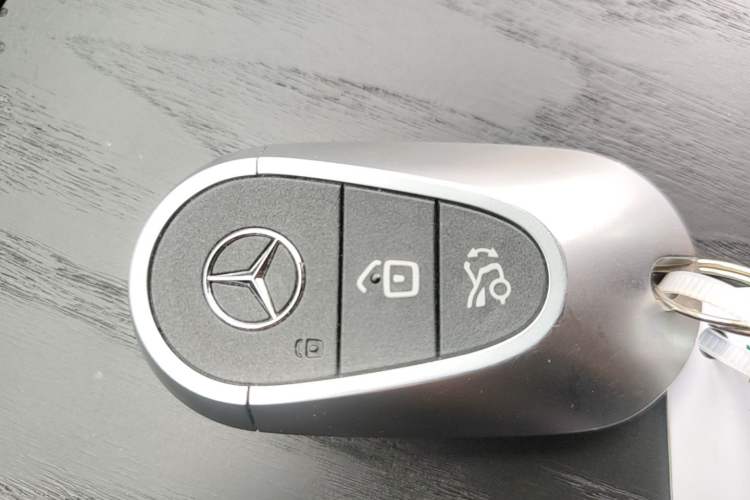 Used Mercedes-Benz E-Class 2024 E 300 L Fashion Sport Model Vehicle Key