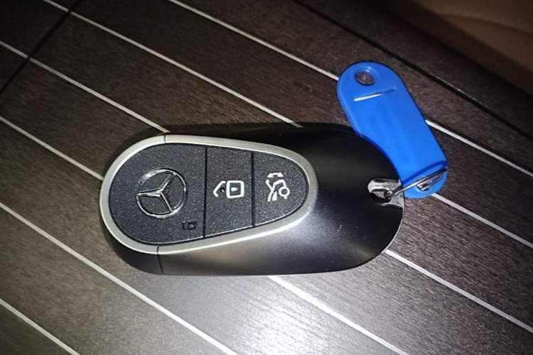 Used Mercedes-Benz E-Class 2024 Refresh E 300 L Stylish Edition Vehicle Key
