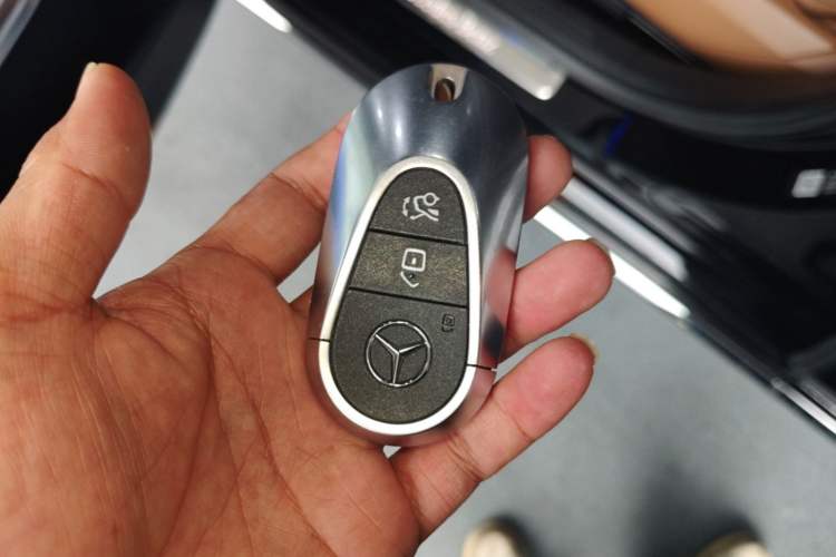 Used Mercedes-Benz E-Class 2024 E 300 L Fashion Sport Model Vehicle Key