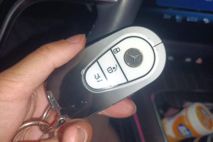 Used Mercedes-Benz E-Class 2024 Facelift E 300 L Luxury Edition Vehicle Key