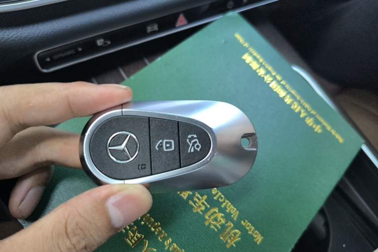 Used Mercedes-Benz E-Class 2024 Facelift E 300 L Luxury Edition Vehicle Key