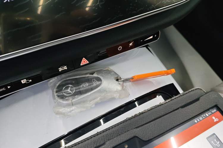 Used Mercedes-Benz E-Class 2024 E 260 L Vehicle Key